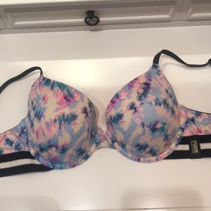 Pink Victoria’s Secret push up bra — size 34 C